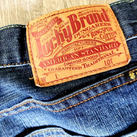 Lucky Brand Classic Fit Jeans - Picture 5 of 7